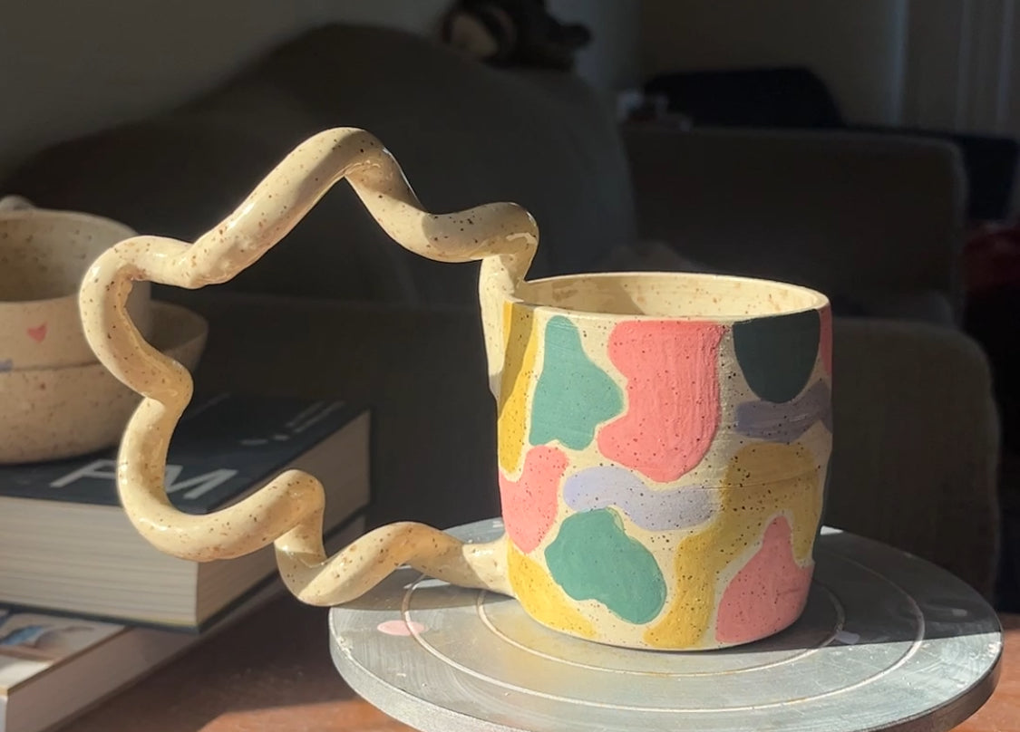 Crazy handle mug